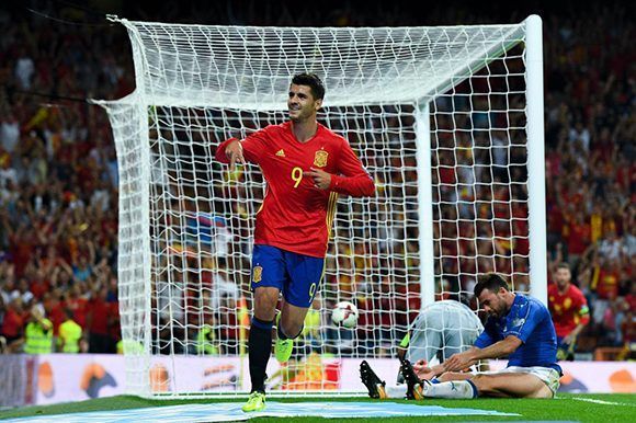 Morata celebra su tanto con la Roja. Foto: Getty.