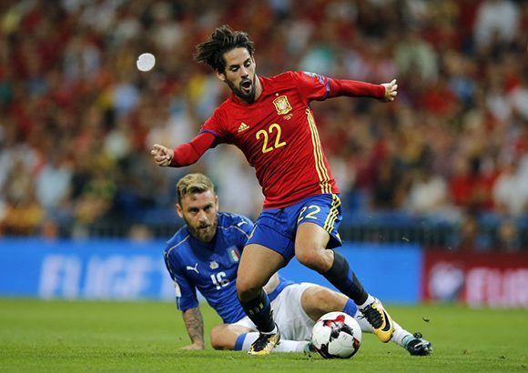 Isco lideró a España en la goleada 3-0 ante Italia en el estadio Santiago Bernabéu. Foto: AP.