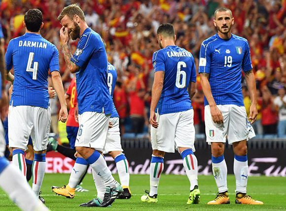 Las caras de decepción de los italianos. Foto: EFE.