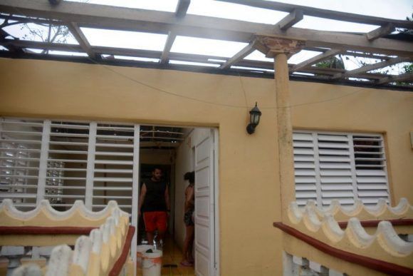 Irma arremetió contra la infraestructura de la vivienda en la provincia. Foto: Oscar Alfonso/ Escambray.