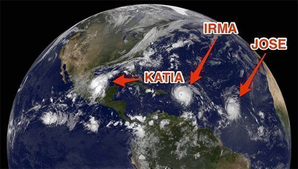 Dos huracanes categoría uno e Irma, categoría cinco, coexisten en esta zona del planeta. Imagen: GOES.