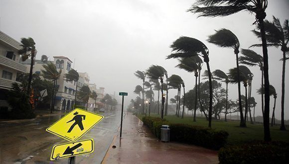 Llegada del huracán Irma a Florida. Foto: @europapress / Twitter