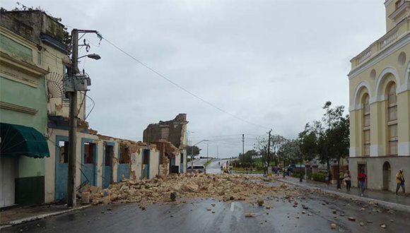 Paso del huracán Irma por la ciudad de Matanzas. Foto: @Granma_Digital / Twitter
