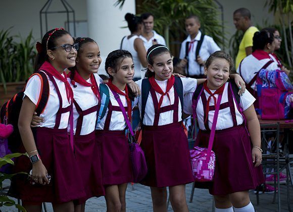 Más de un millón 800 mil alumnos de todos los tipos de enseñanzas regresan hoy a las aulas. Foto: Irene Pérez/ Cubadebate.