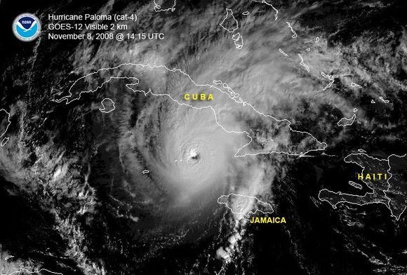 Huracán Paloma el 8 de noviembre de 2008, a los doce días de haber llegado el primer frente frío. Imagen cortesía del Centro Nacional de Datos Climáticos de la NOAA.
