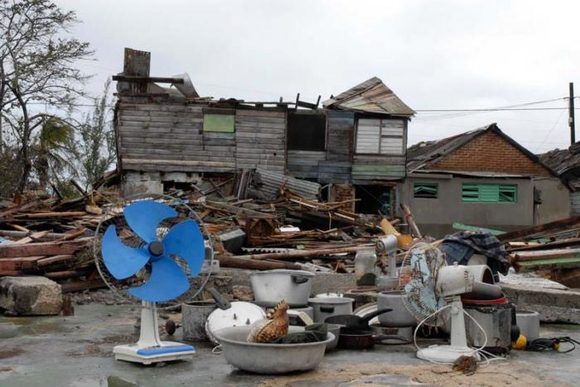 Paloma ocasionó daños considerables en Santa Cruz del Sur, Camagüey. Foto de Rodolfo Blanco Cué.