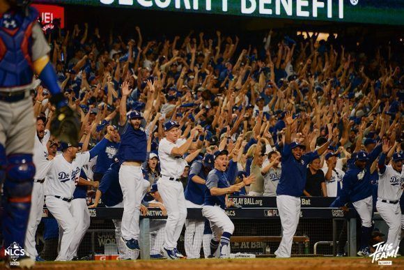 El público disfrutó de la victoria de su equipo. Foto: Jill Weisleder/Los Angeles Dodgers.