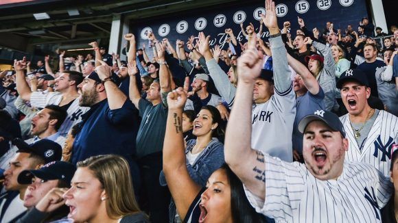 El público en el Yankee Stadium disfrutó el triunfo de su equipo. Foto: @Yankees.