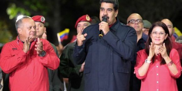 El Presidente Maduro y los principales dirigentes de la Revolución bolivariana celebran desde Miraflores los resultados electorales. Foto: Prensa Prensidencial de Venezuela