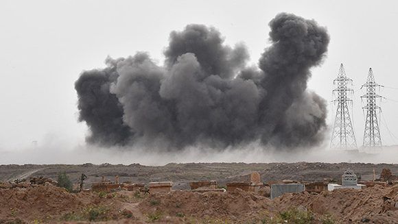 Ataque de la Fuerza Aérea rusa contra las posiciones del Estado Islámico cerca de Deir ez Zor, Siria, el 30 de abril de 2017.Foto: Mikhail Voskresensky / Sputnik.