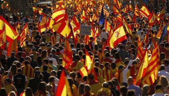 En Barcelona dicen "NO" a la indenpendencia de Cataluña y piden recuperar la sensatez. Foto: Reuters.