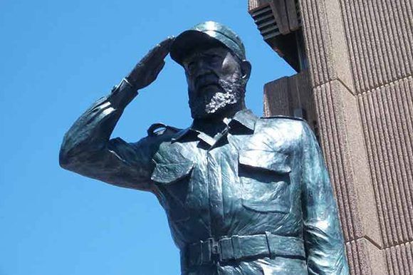 Inauguran en Sudáfrica una estatua de Fidel. Foto: @mayendesanchezperez/ Facebook.
