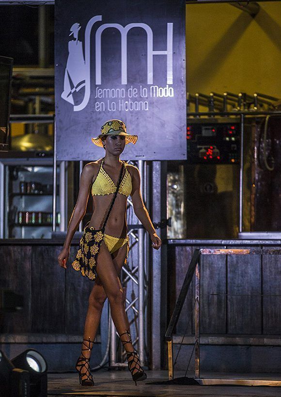 Semana de la Moda en la Habana, colección del diseñadora Rosa Xiomara Valdés. Foto: Ismael Francisco/ Cubadebate.