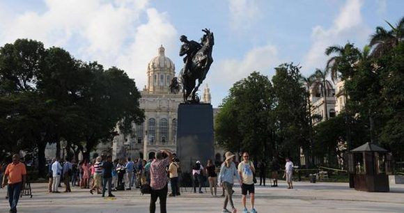 Réplica de la estatua ecuestre del Héroe Nacional cubano José Martí, obra de la artista estadounidense Anna Hyatt Huntington, en el Parque Plaza 13 de Marzo. Foto: Omara García/ ACN.
