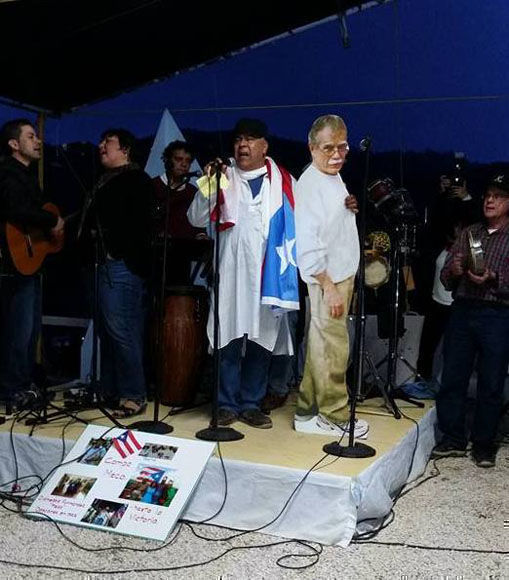 Artistas puertorriqueños celebran el cumpleaños de la bandera.