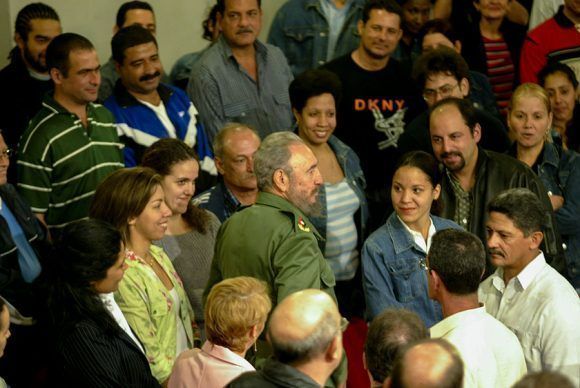 Fidel en la Mesa Redonda. Foto: Ismael Francisco / Cubadebate