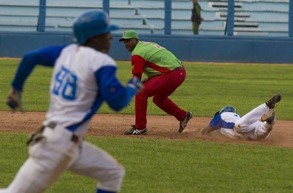 Las Tunas beat Industriales, keeps the lead in Cuban baseball