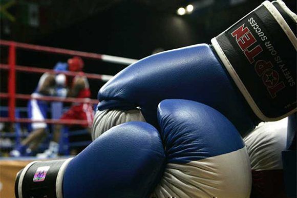 El match Cuba-Europa formó parte de la gira de preparación que sostienen un grupo de boxeadores cubanos de cara al inminente Torneo Nacional Playa Girón en Cuba y la octava edición de la Serie Mundial de Boxeo, que comenzará en enero. Foto: Prensa Latina.