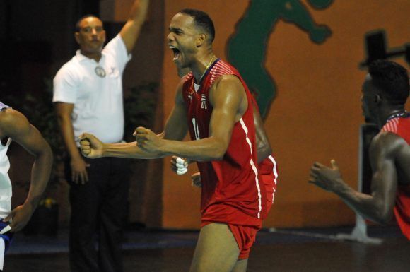 Cuba clasificó in extremis al Mundial de Voleibol. Foto: Raúl Calvo