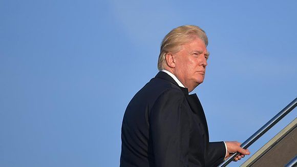 Donald Trump abordando el Air Force One. Foto: Getty Images. 