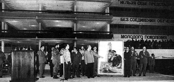 Fidel inaugura la Lenin en 1974 junto al entonces mandatario de la URSS, Leonid Brezhnev.