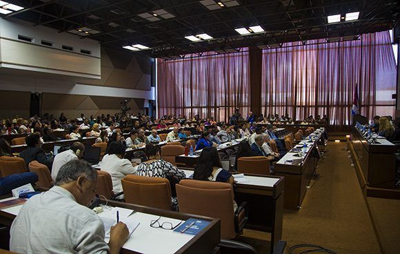Panel formación y desarrollo profesional. Foto: Irene Pérez/ Cubadebate.
