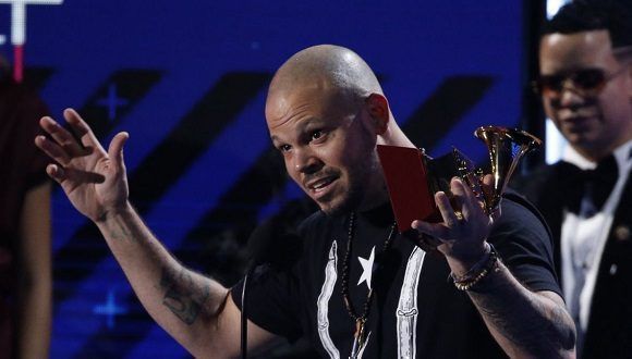 Calle 13 se lleva el premio a Mejor Canción de Múscia Urbana. Foto: Reuters.