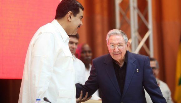 Nicolás Maduro y Raúl Castro en ALBA-TCP. Foto: @PresidencialVen/Twitter