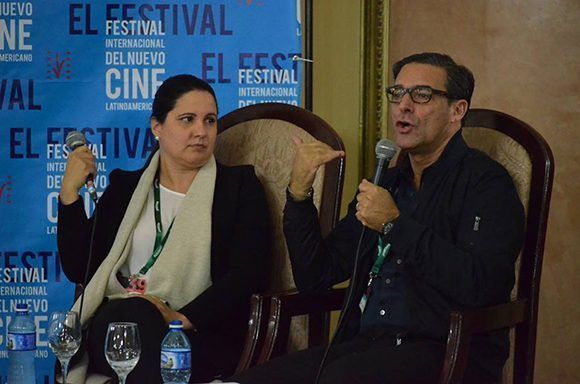 El productor norteamericano Stephen Raphael, fundador de la compañía Required Viewing, ofreció una conferencia en el marco del Festival de Cine de La Habana. Foto: Haban Film Festival.
