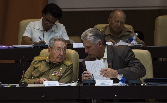 El presidente cubano Raúl Castro y el vicepresidente primero Miguel Díaz-Canel. Foto: Irene Pérez/ Cubadebate