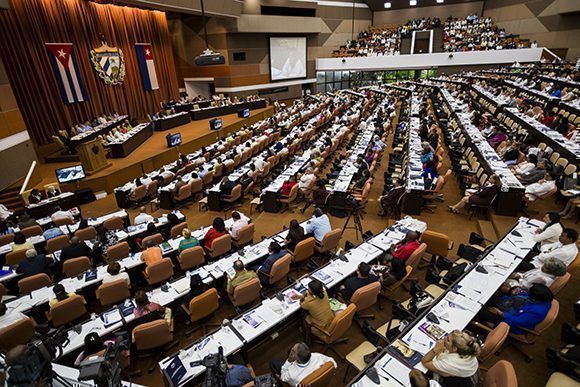 Parlamento cubano debatió sobre temas claves para la economía en el venidero año. Foto: Irene Pérez/ Cubadebate.