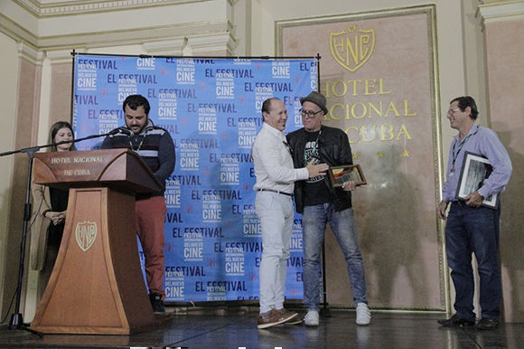 Entrega de los premios colaterales del 39 Festival de Cine de La Habana. Foto: Habana Film Festival 