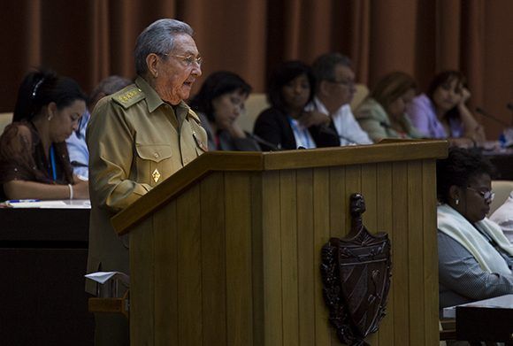 El presidente cubano Raúl Castro en el parlamento cubano. Foto: Irene Pérez/ Cubadebate.
