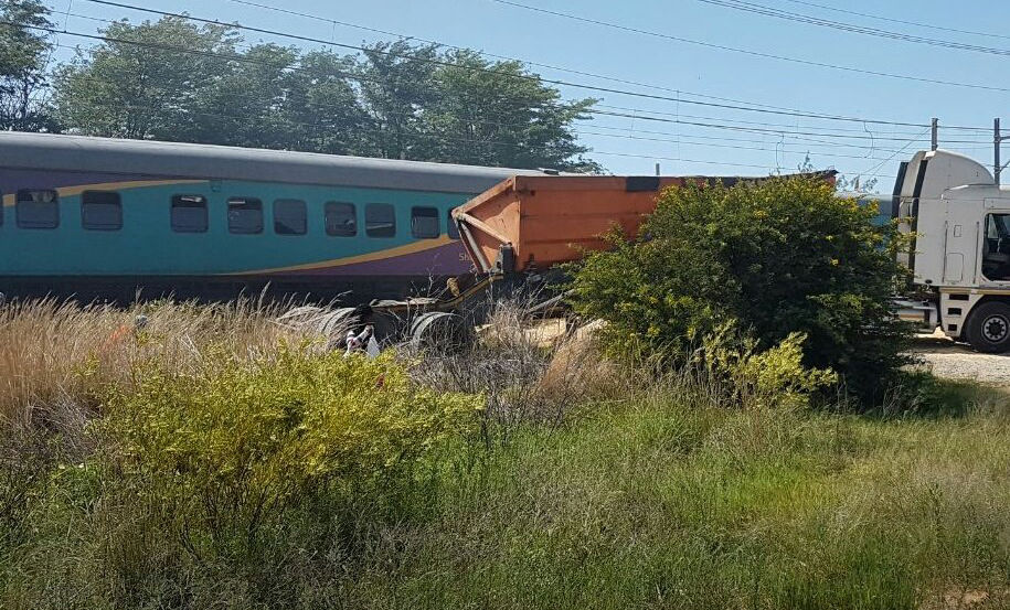 Imágenes del accidente de tren en Sudáfrica. Foto: @PassionForNews/ Twitter