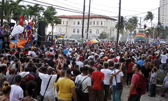 Celebran Conga Cubana contra la Homofobia y la Transfobia en La Habana