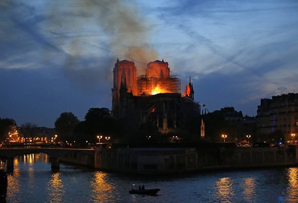 Descartado origen criminal en incendio de Notre Dame