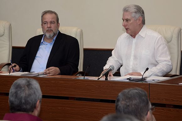 “Trabajar para iniciar el 2020 con el buen ritmo que necesita el país”, convocó Díaz-Canel al Consejo de Ministros