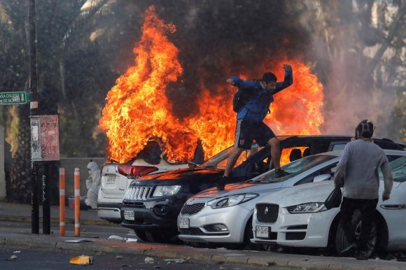 Violentas protestas en Viña del MAr AFP