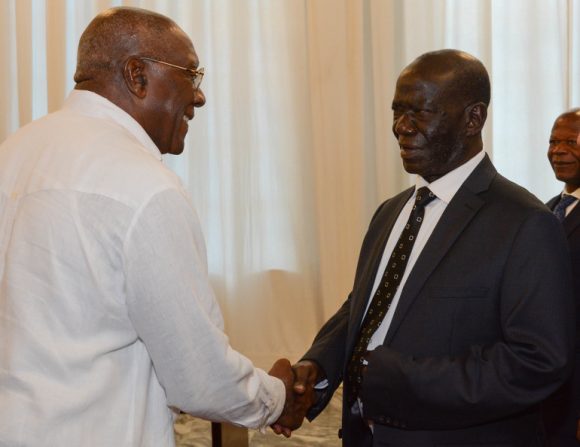 salvador valdes y vicepresidente de uganda