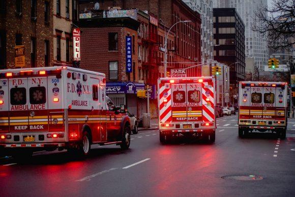 Ambulancias paramédicos Nueva York EEUU COVID 19