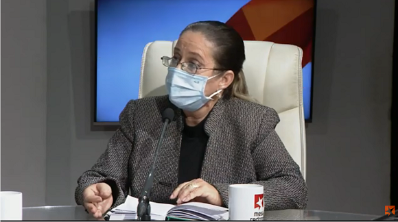 Dra. Lissette del Rosario López González, jefa del Grupo Nacional de Pediatría del MINSAP. Foto: Captura de pantalla/Mesa Redonda.