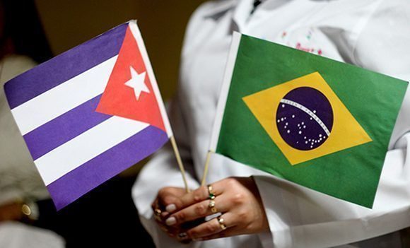 medicos cubanos llegan a la habana procedente del programa mas medicos