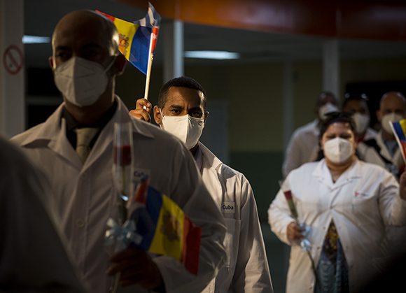 medicos cubanos que enfrentaron la COVID 19 en Andorra 12