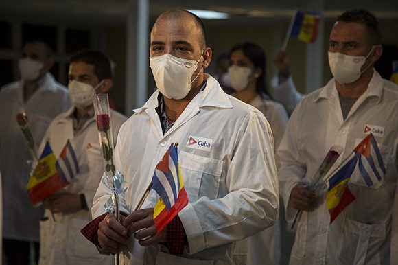 medicos cubanos que enfrentaron la COVID 19 en Andorra 2