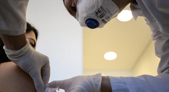 China asegura que su vacuna contra el coronavirus será un bien público de acceso universal