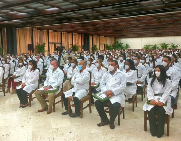 medicos cubanos