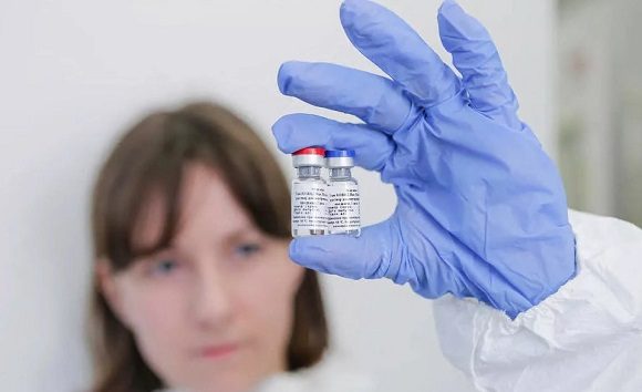 COVID-19 en el mundo: Vacuna rusa supera una nueva fase y está lista para la etapa 3