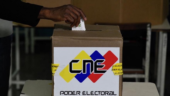 La mayoría de los factores y variables que pueden incidir en el evento electoral del próximo 6D en Venezuela, muestran un comportamiento que debe favorecer el triunfo del chavismo. Foto: HispanTV