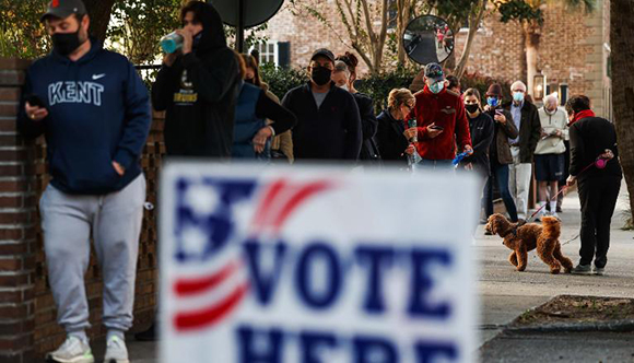 Elezioni di medio termine: gli Stati Uniti aspettano il conteggio dei voti in Arizona e Nevada