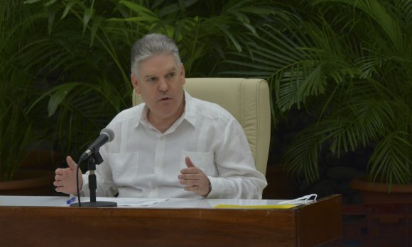 Gil Fernández: Pese a tensa situación económica, Cuba no renuncia a su meta de crecer 6 por ciento en 2021